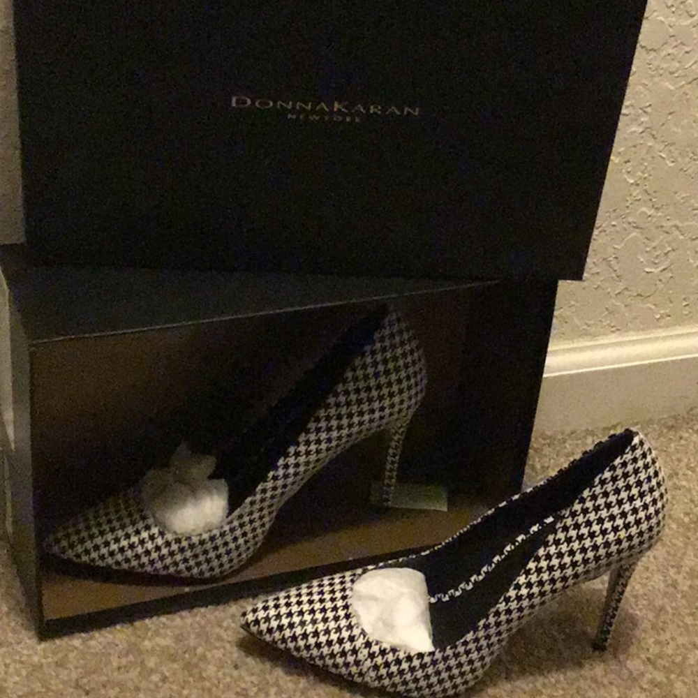 Donna Karen New York (DKNY) size 8 rain pumps